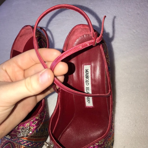 Manolo Blaniks shoes - Picture 2 of 7